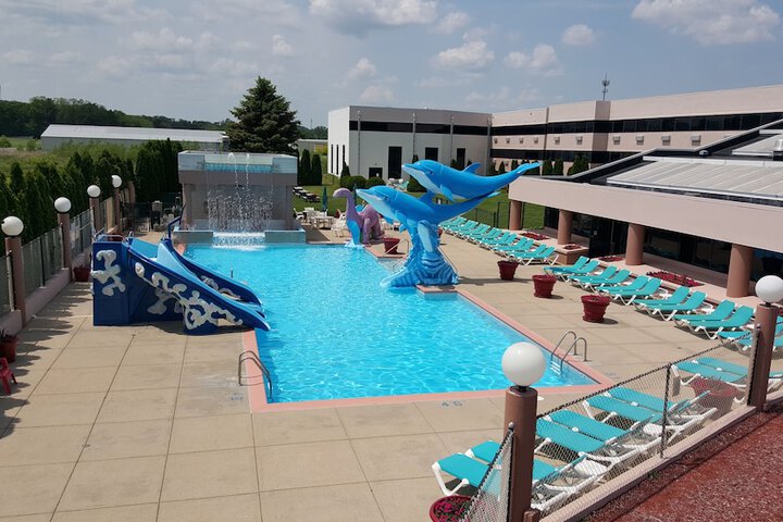 Pool 93 of 222