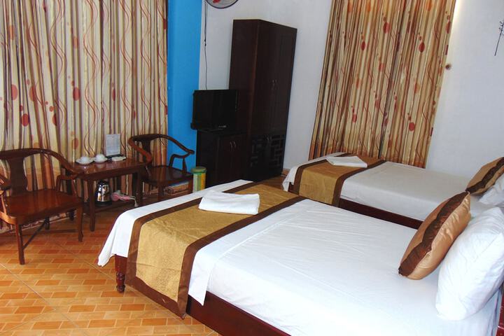 Room 5 of 43