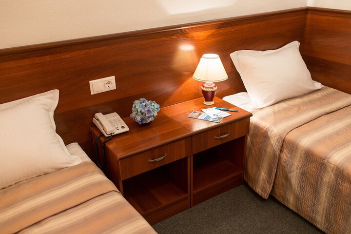 Room 8 of 43