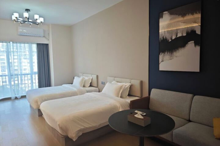 Room 33 of 39
