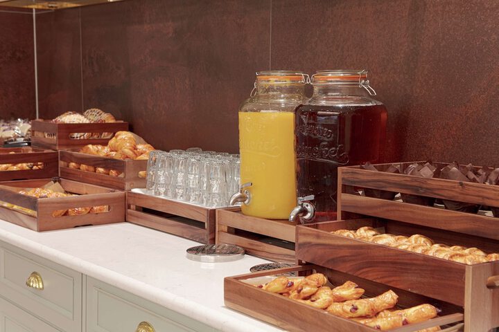 Breakfast/Coffee Service 70 of 206
