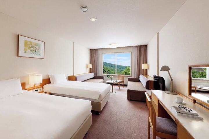Room 25 of 173