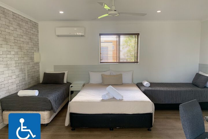 Room 12 of 27