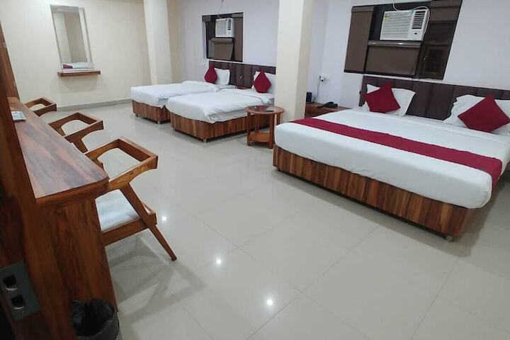 Room 18 of 32