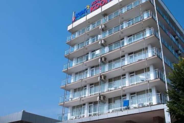 Hotel 96 of 100