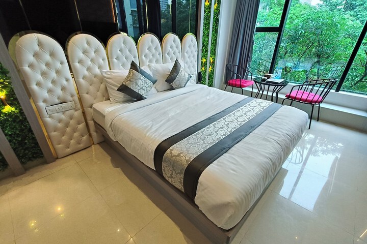 Room 5 of 22