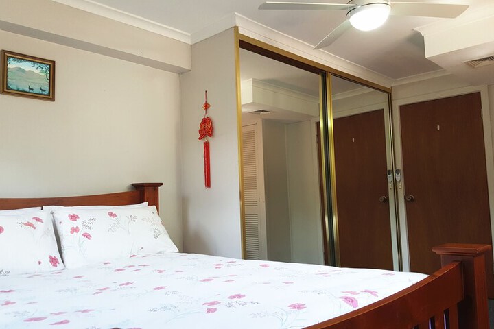 Room 6 of 78