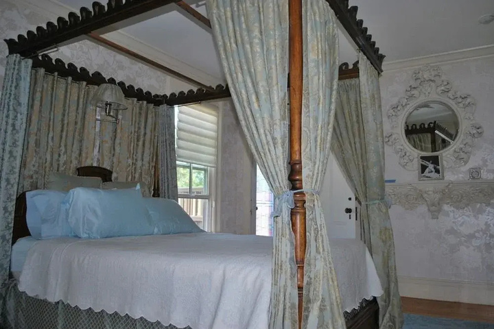 Room 3 of 13