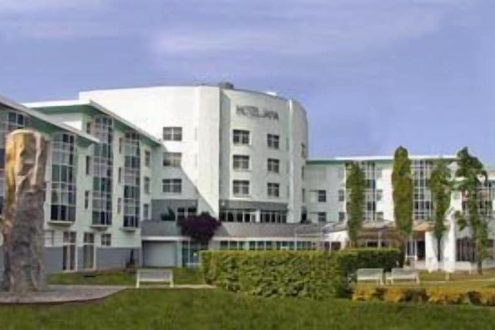 Hotel 72 of 77