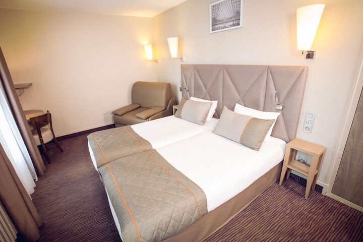 Room 16 of 49