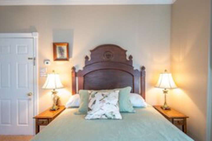 Room 144 of 253