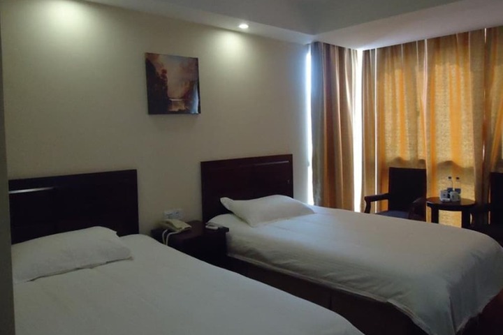 Room 6 of 23