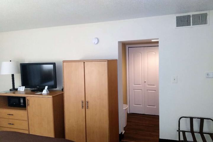 2 Double Beds Microwave and Refrigerator WiFi Full Breakfast (8 of 11)