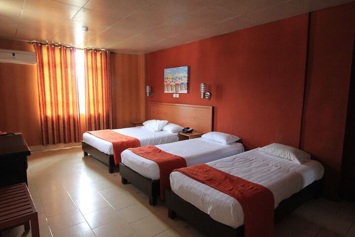 Room 4 of 39