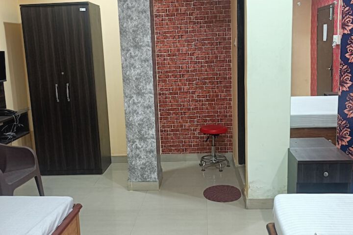 Room 18 of 37