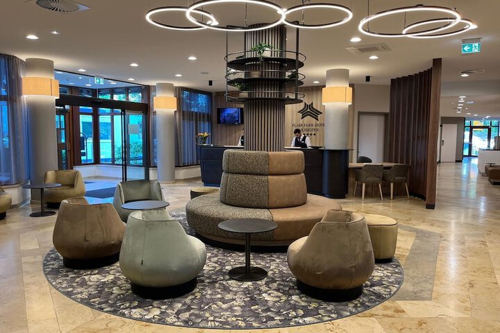 Entrance & Lobby
