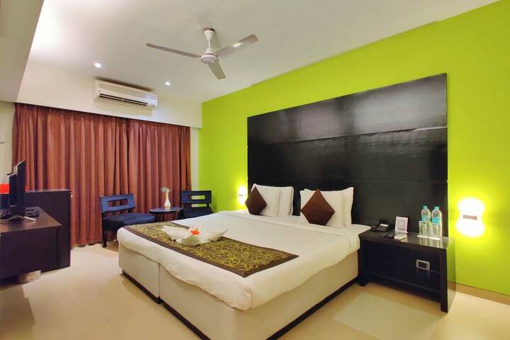 Room 17 of 36