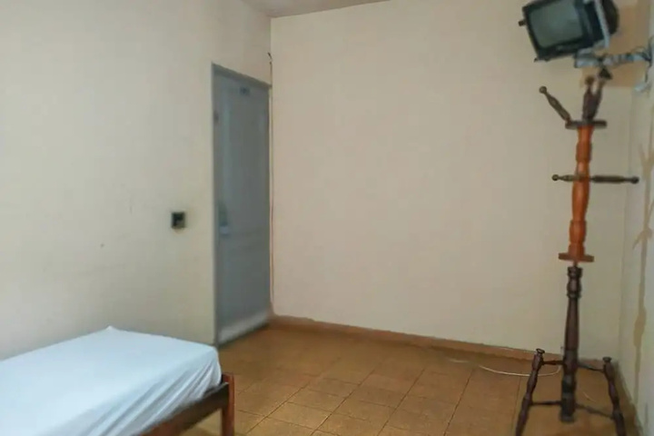 Room 2 of 11