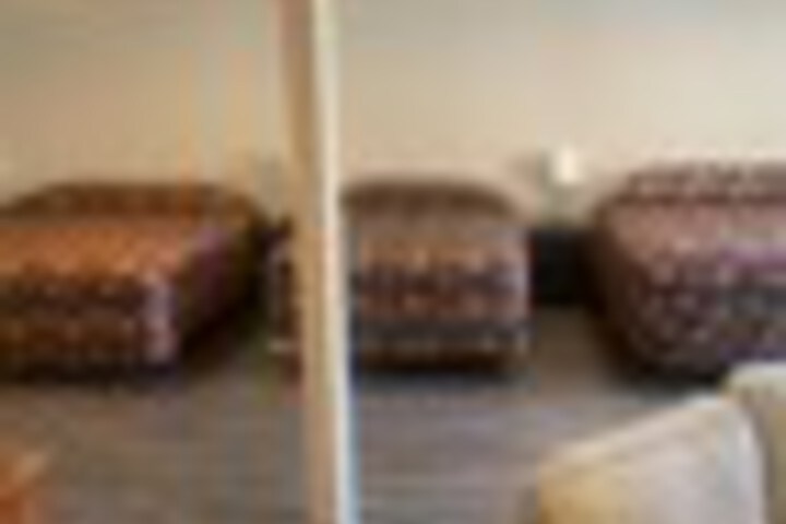 Room 65 of 168