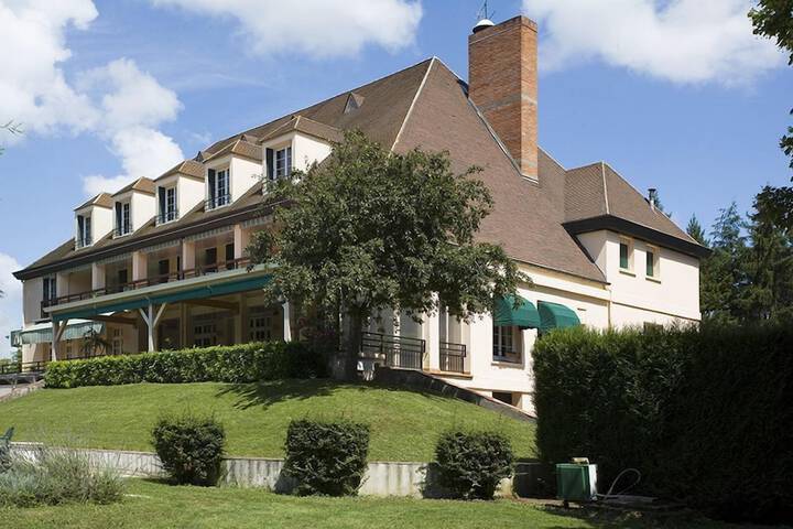 Hotel 43 of 44