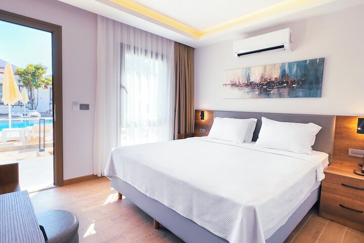 Room 4 of 169