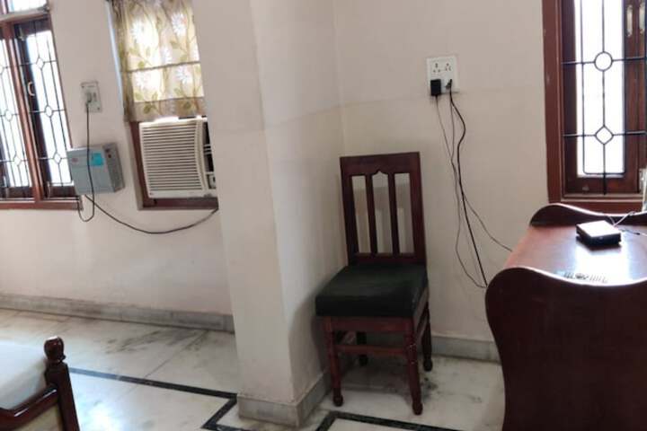 Room 3 of 30