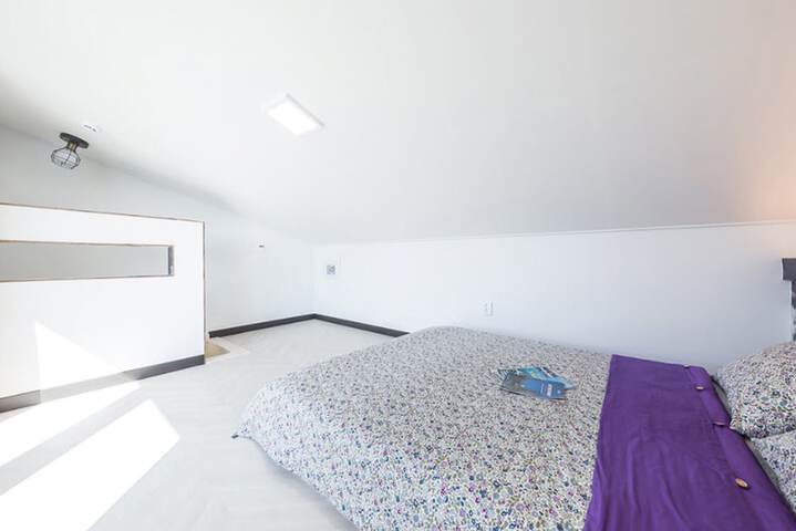 Room 8 of 32