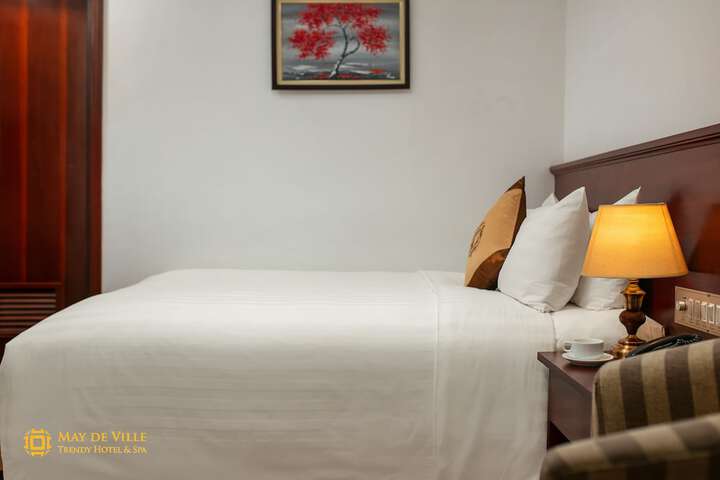 Room 4 of 97