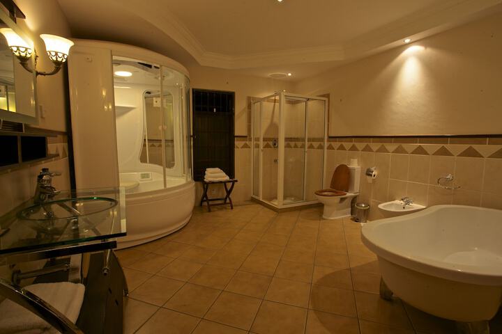 Room 8 of 19