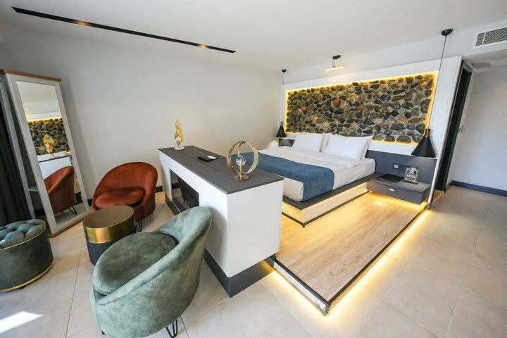 Room 25 of 155