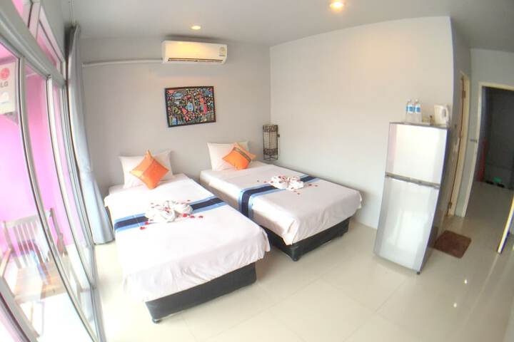 Room 27 of 140