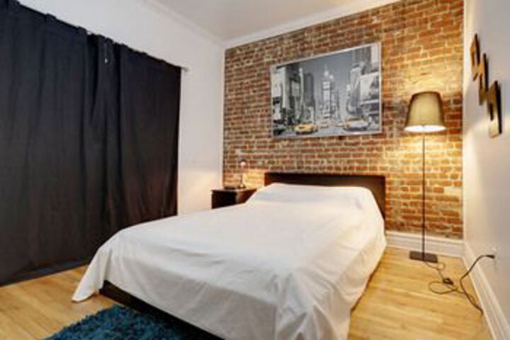 Room 9 of 30