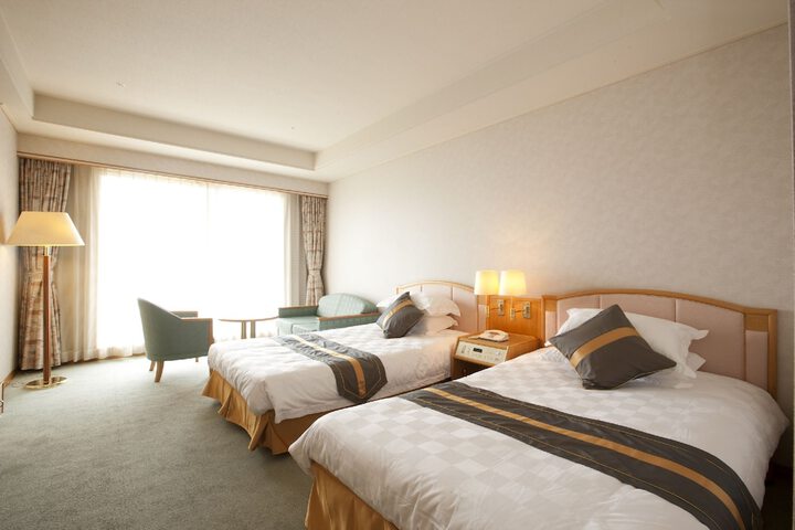 Room 3 of 32