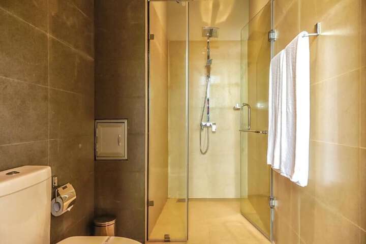 Room 40 of 77