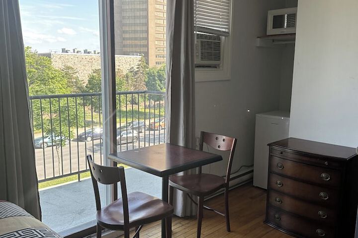Room 21 of 61