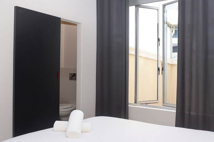 Room 12 of 35