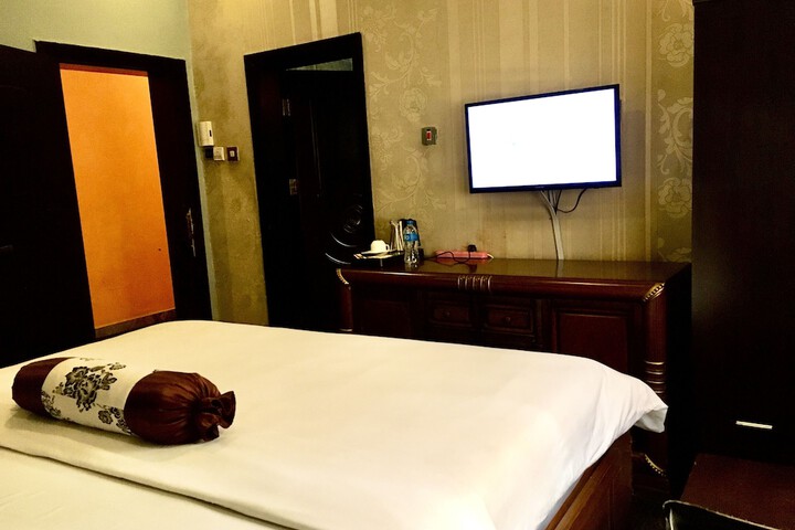 Room 8 of 55