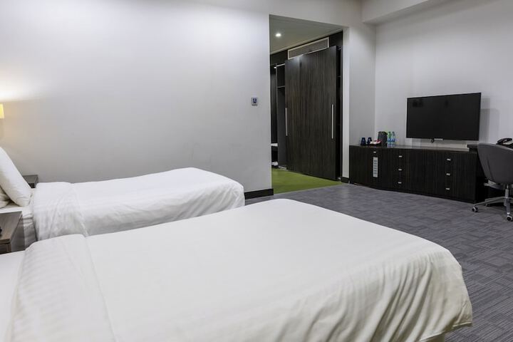 Room 15 of 60