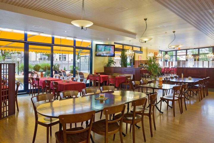Dining Photos