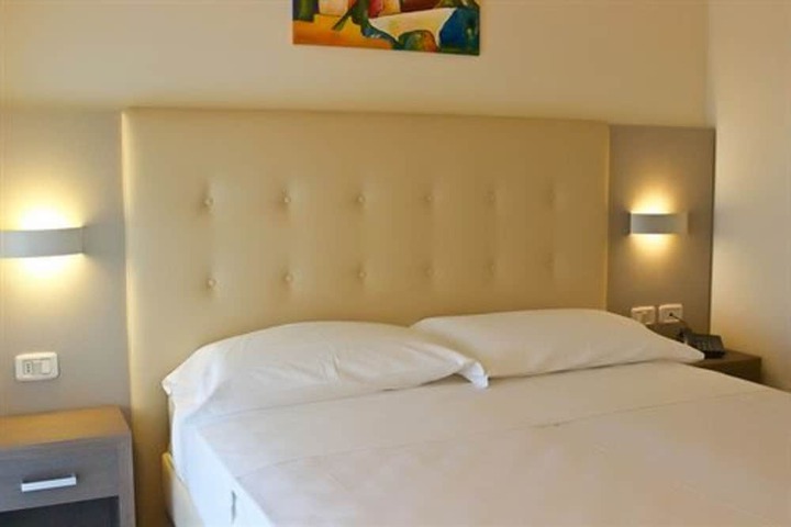 Room 14 of 81