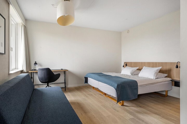 Room 12 of 49