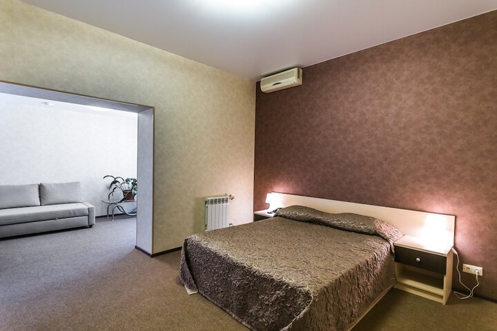 Room 14 of 122