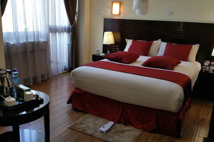 Room 2 of 88