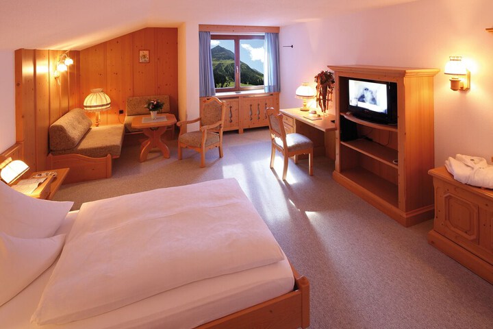 Room 7 of 50
