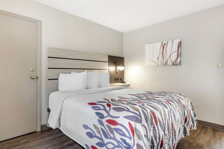 ADA Accessible Deluxe King Bed (4 of 15)