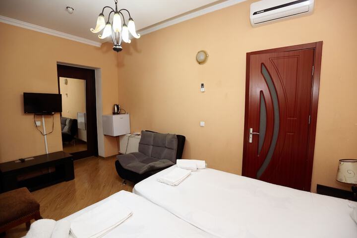 Room 43 of 107