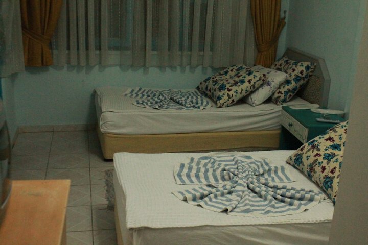Room 13 of 105