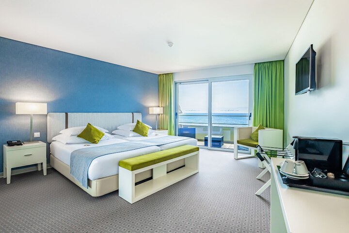 Room 2 of 58