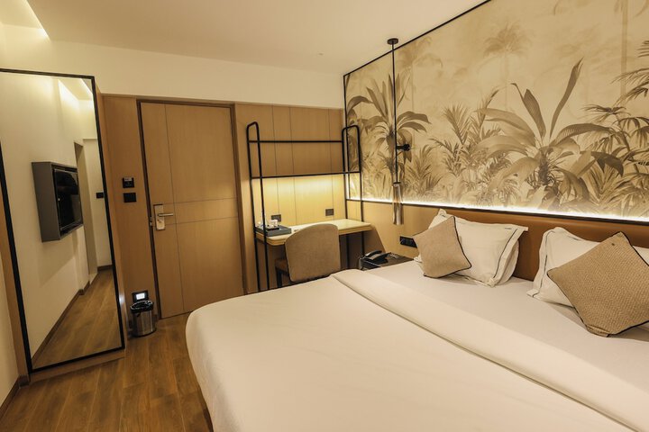 Room 11 of 44