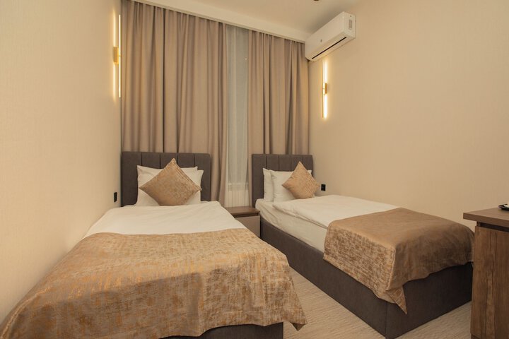 Room 21 of 31
